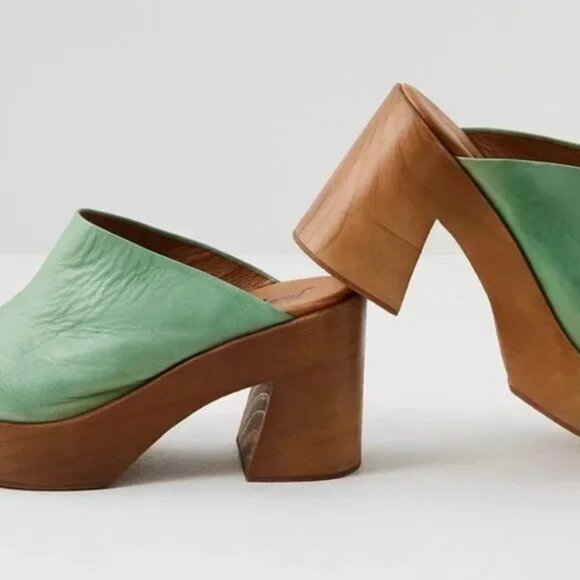 Suki Platform Clogs - Picture 6 of 11